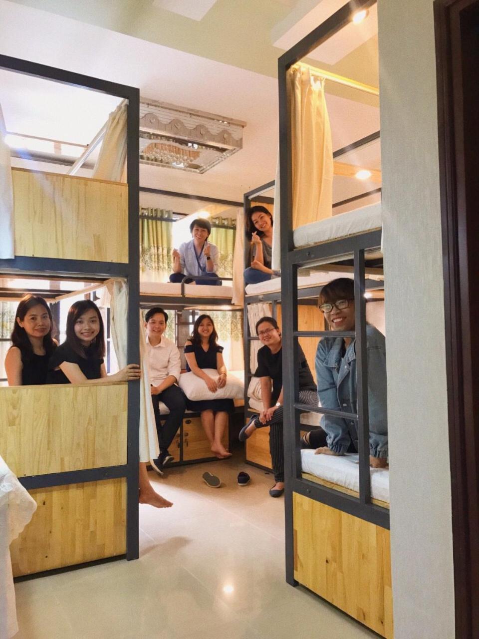 The Lily Hostel & Coffee Ho Chi Minh City Bagian luar foto