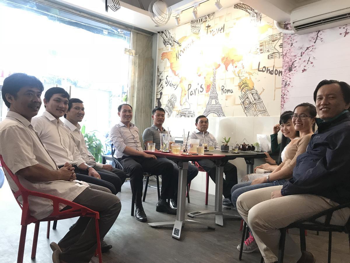 The Lily Hostel & Coffee Ho Chi Minh City Bagian luar foto