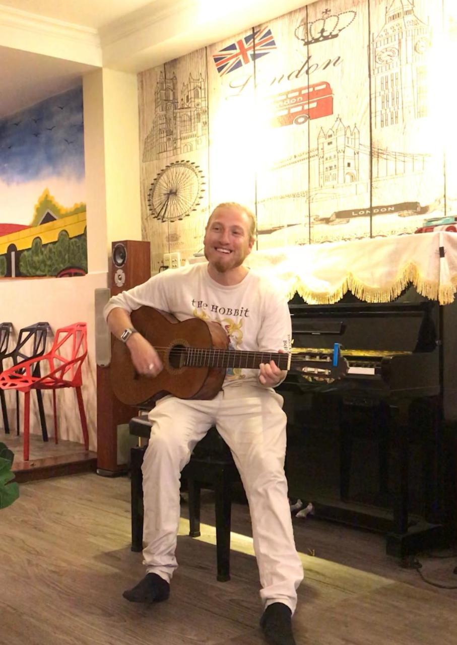 The Lily Hostel & Coffee Ho Chi Minh City Bagian luar foto