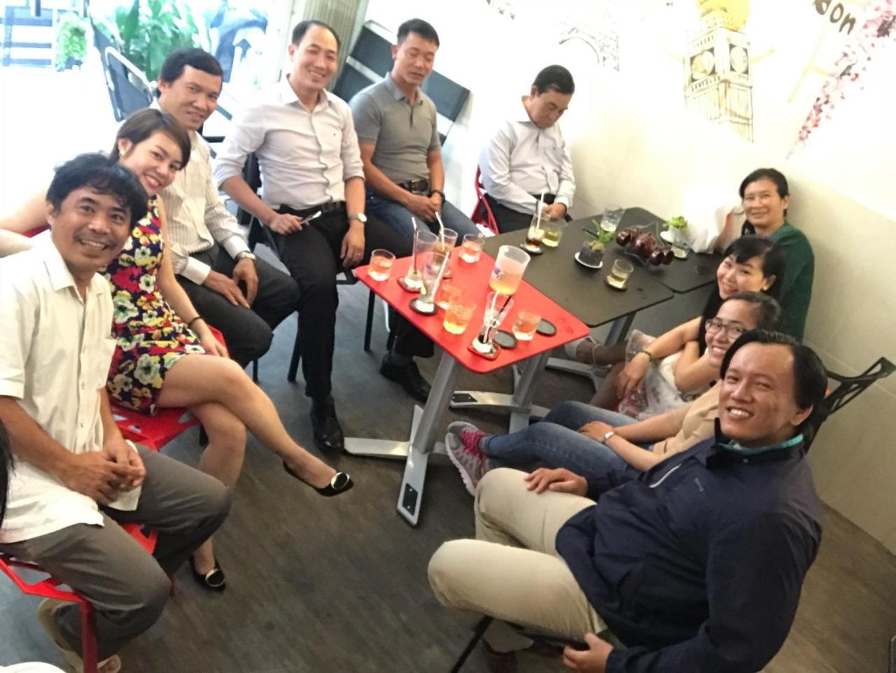 The Lily Hostel & Coffee Ho Chi Minh City Bagian luar foto