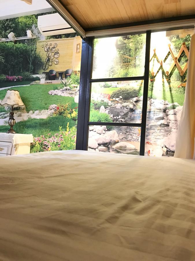 The Lily Hostel & Coffee Ho Chi Minh City Bagian luar foto