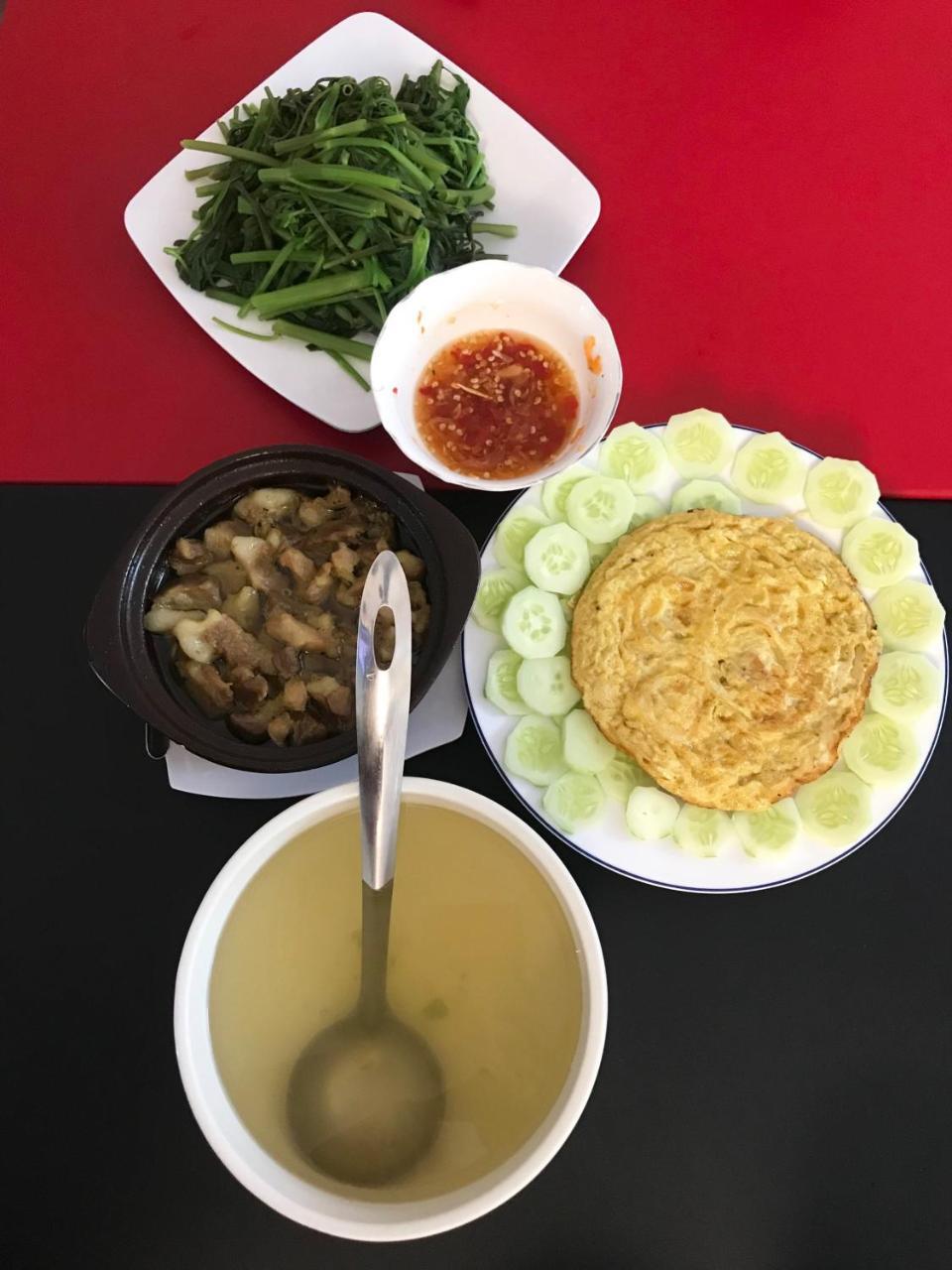 The Lily Hostel & Coffee Ho Chi Minh City Bagian luar foto