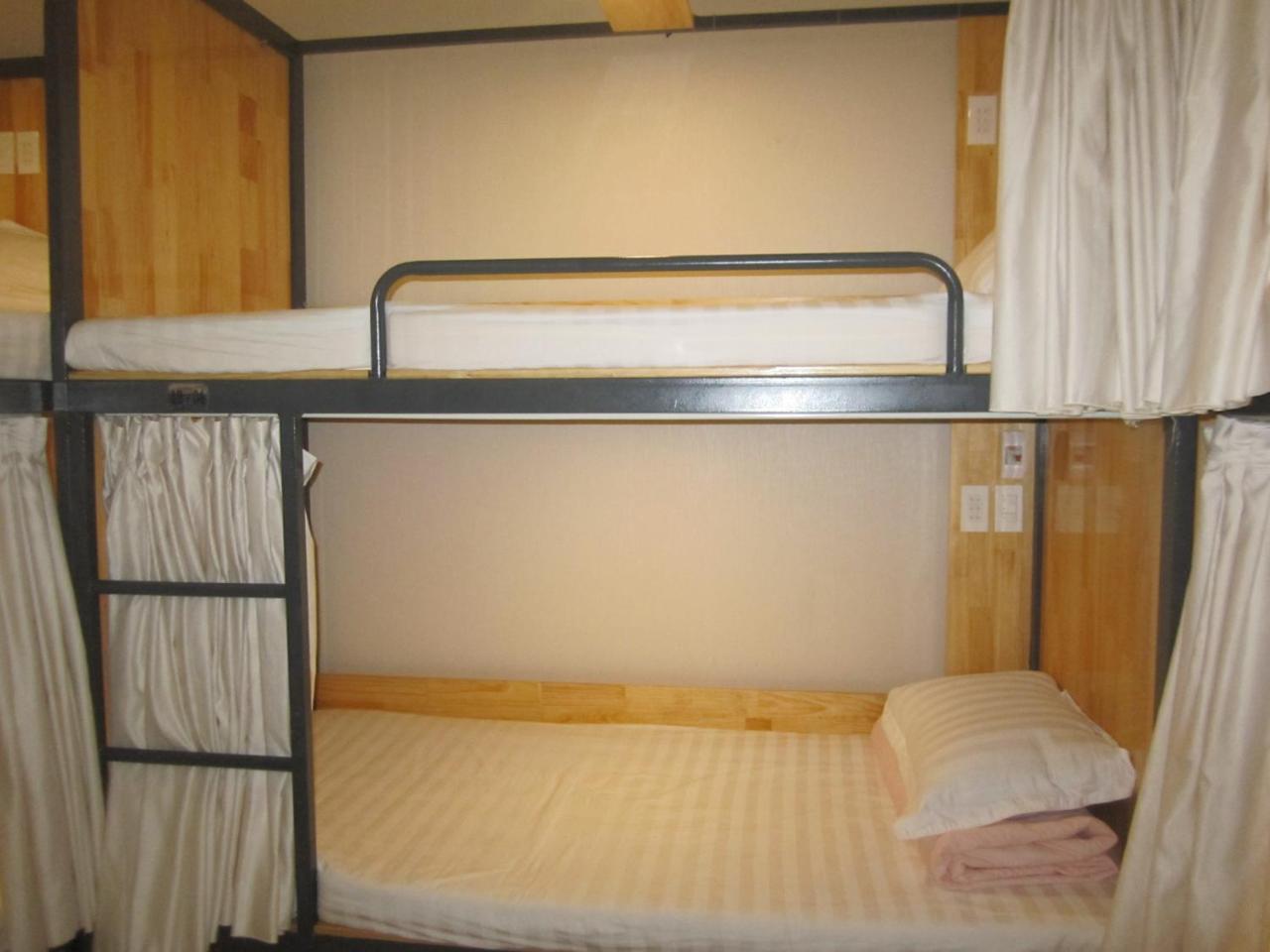 The Lily Hostel & Coffee Ho Chi Minh City Bagian luar foto