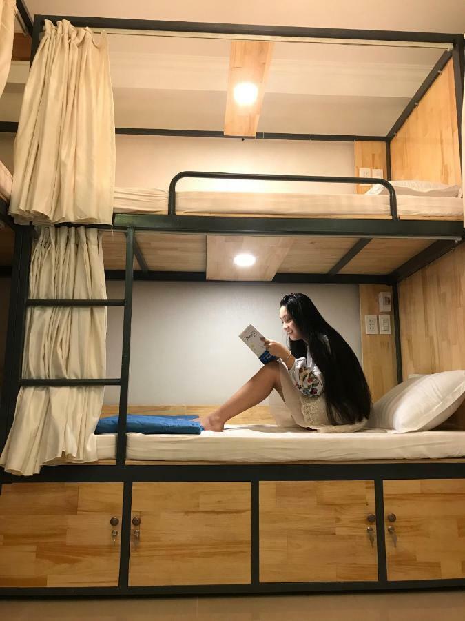 The Lily Hostel & Coffee Ho Chi Minh City Bagian luar foto