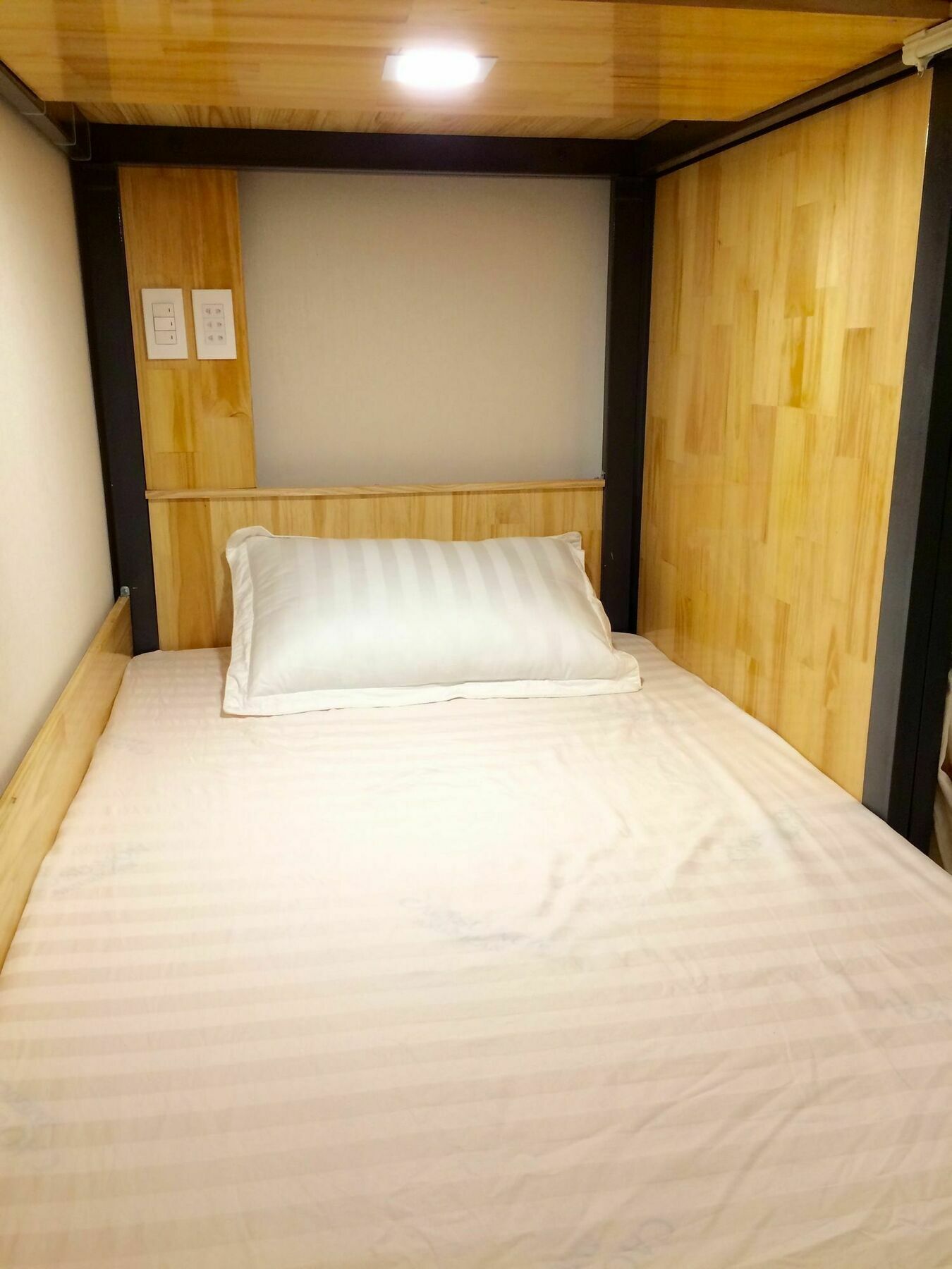 The Lily Hostel & Coffee Ho Chi Minh City Bagian luar foto