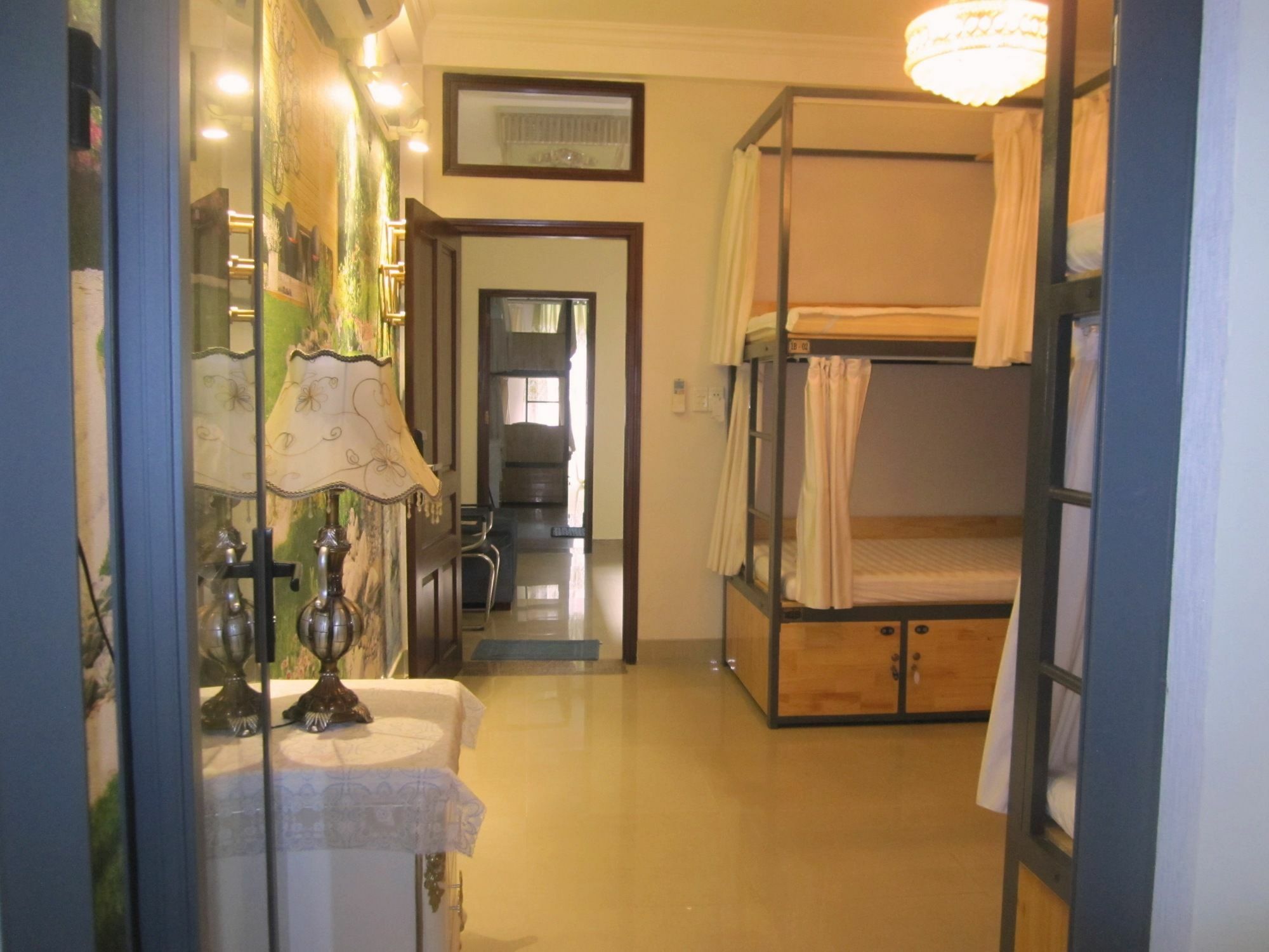 The Lily Hostel & Coffee Ho Chi Minh City Bagian luar foto